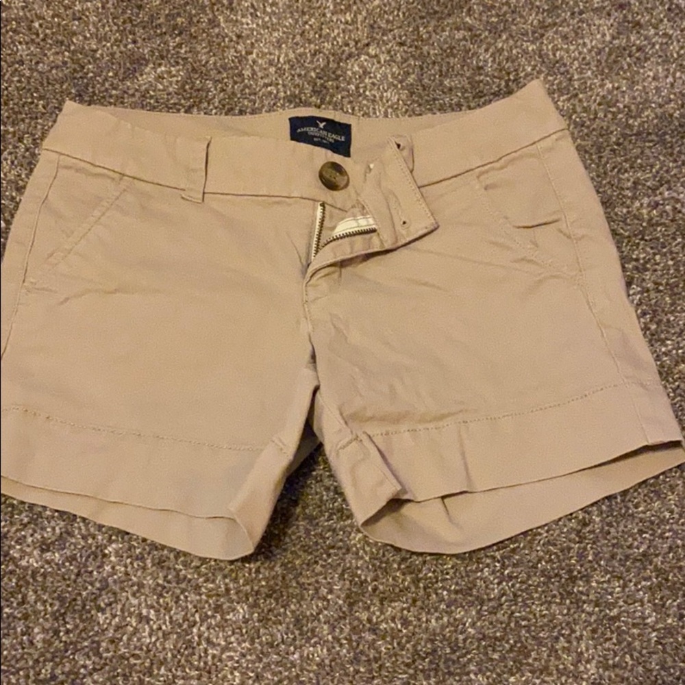 ❤️ American Eagle Khaki Shorts
